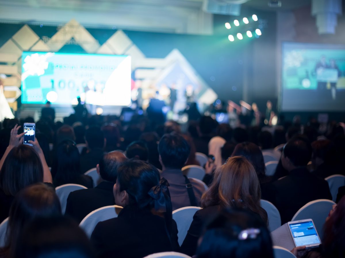 disfocus convention hall background busines